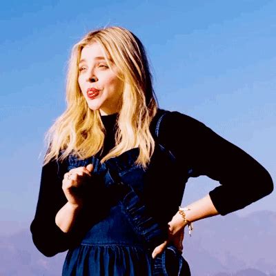 chloë Grace tz gif